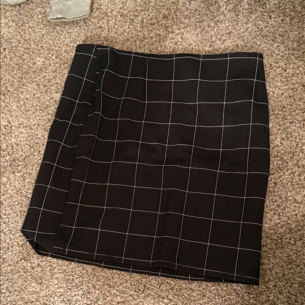 AKIRA Black and White Grid Skirt